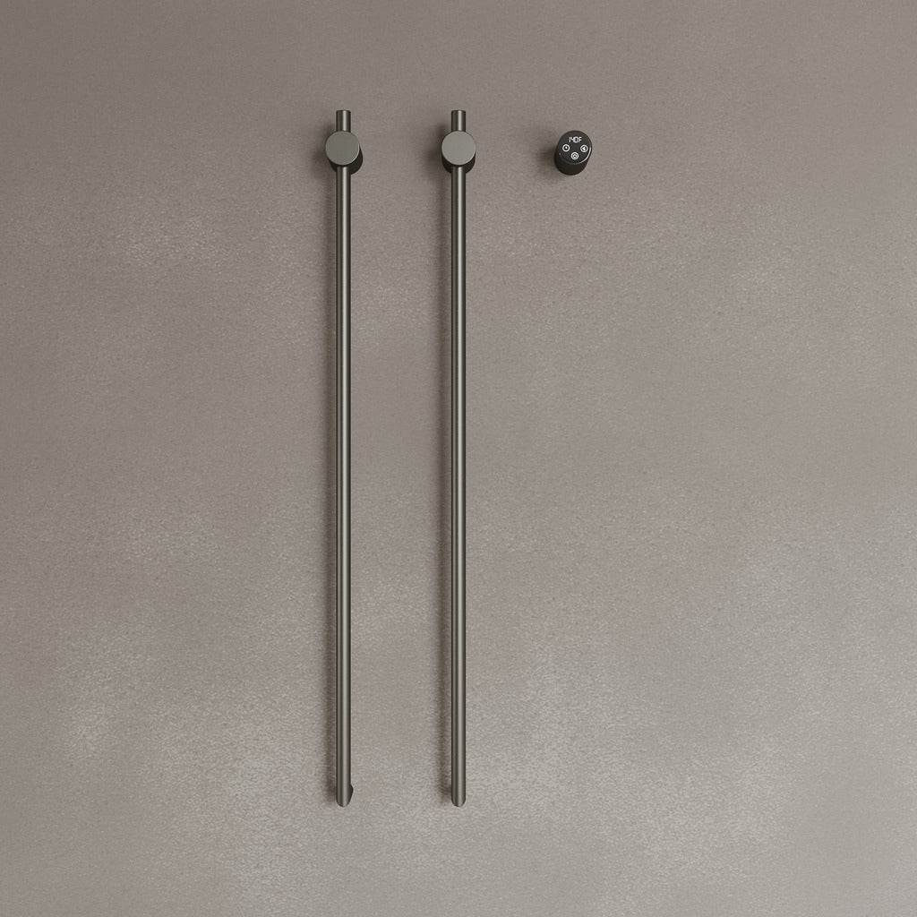 WALL-MOUNTED VERTICAL HEATED TOWEL RACK WITH DIGITAL DISPLAY